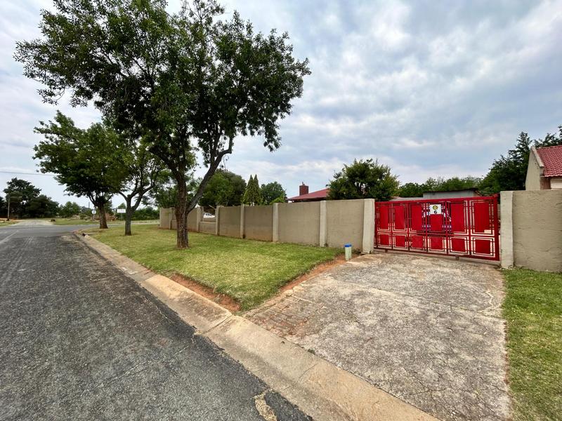 3 Bedroom Property for Sale in Dunnottar Gauteng
