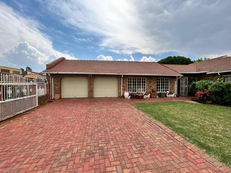 4 Bedroom Property for Sale in Bakerton Gauteng