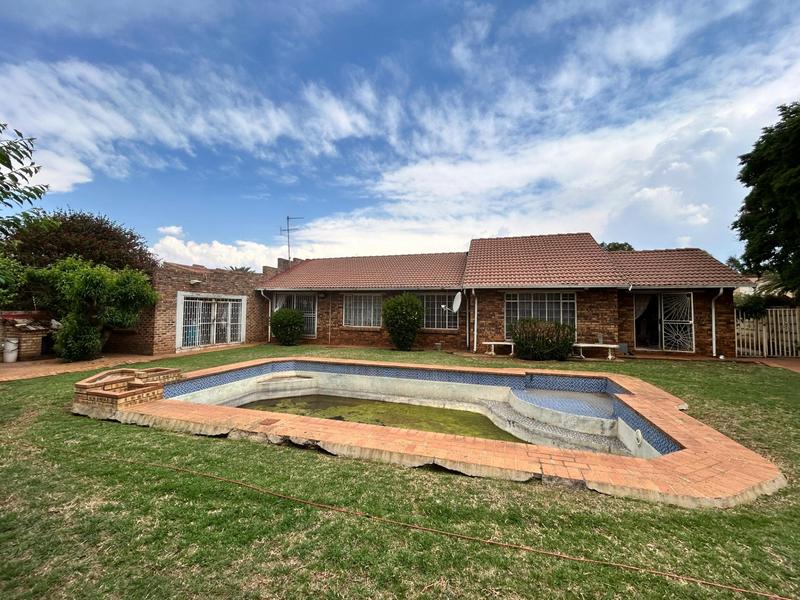4 Bedroom Property for Sale in Bakerton Gauteng