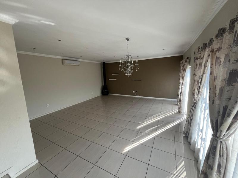 4 Bedroom Property for Sale in Glenvista Gauteng