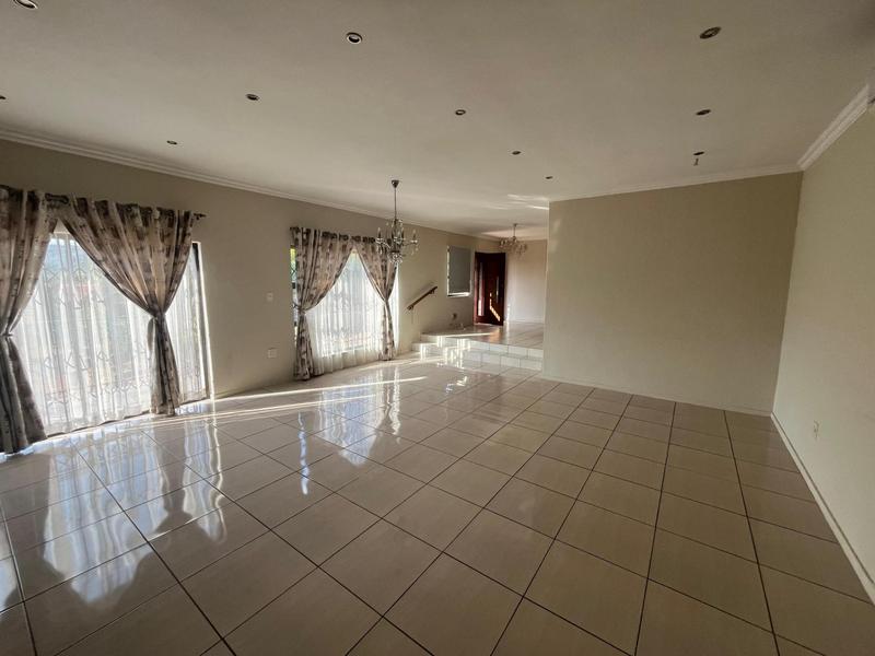 4 Bedroom Property for Sale in Glenvista Gauteng