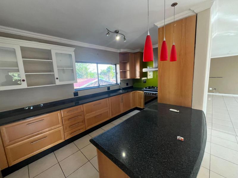 4 Bedroom Property for Sale in Glenvista Gauteng