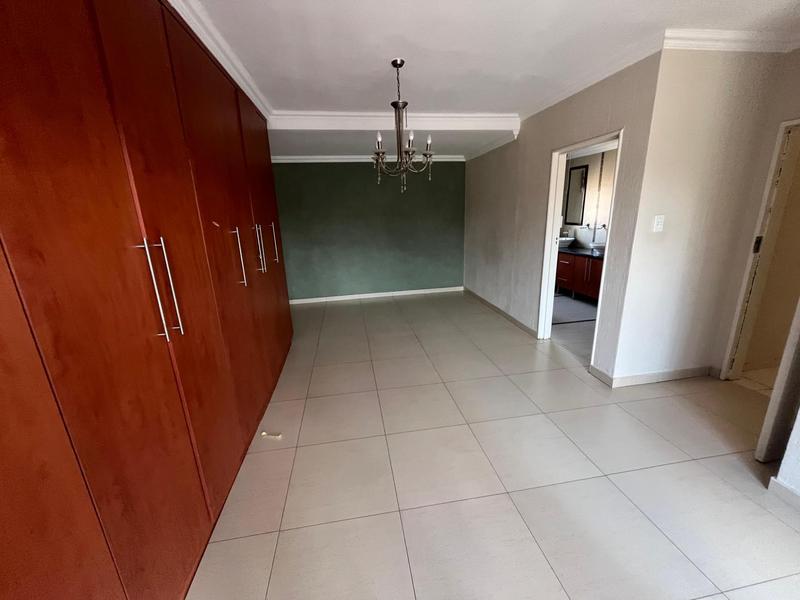 4 Bedroom Property for Sale in Glenvista Gauteng