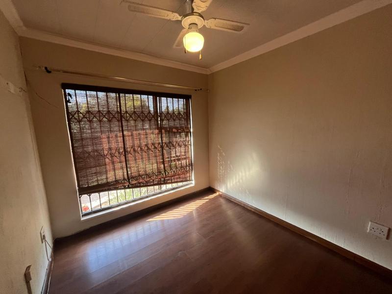4 Bedroom Property for Sale in Glenvista Gauteng