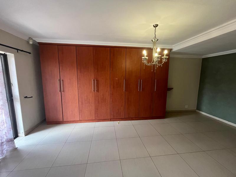 4 Bedroom Property for Sale in Glenvista Gauteng