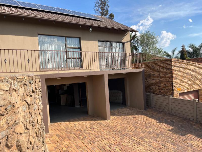4 Bedroom Property for Sale in Glenvista Gauteng