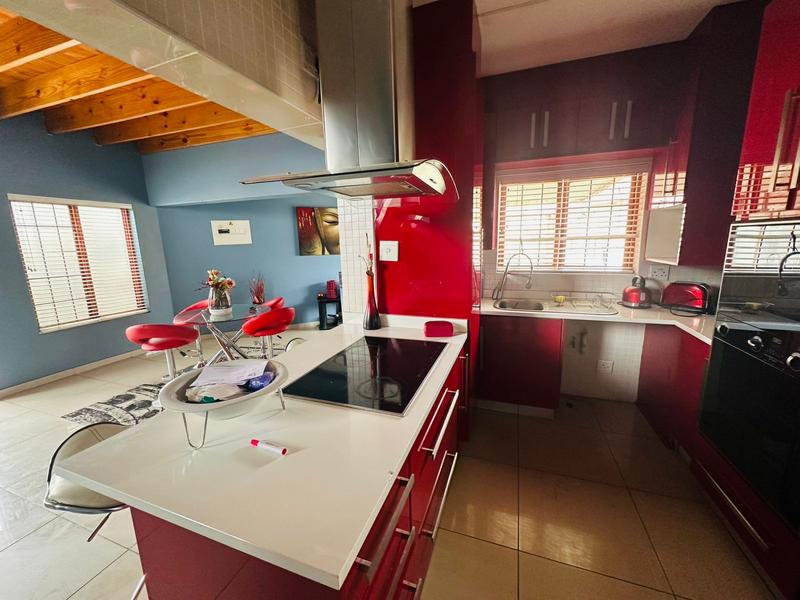2 Bedroom Property for Sale in Mondeor Gauteng
