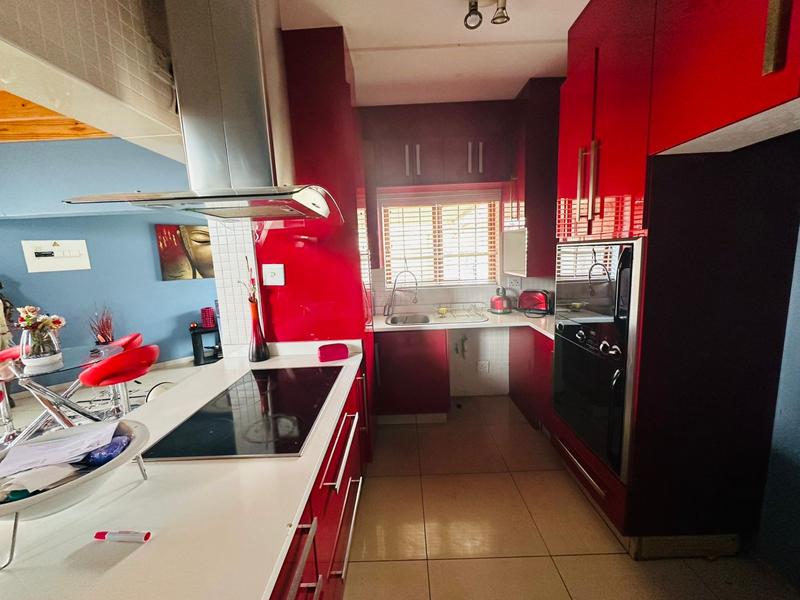 2 Bedroom Property for Sale in Mondeor Gauteng