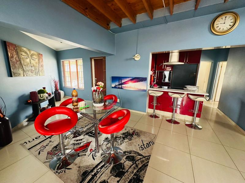 2 Bedroom Property for Sale in Mondeor Gauteng
