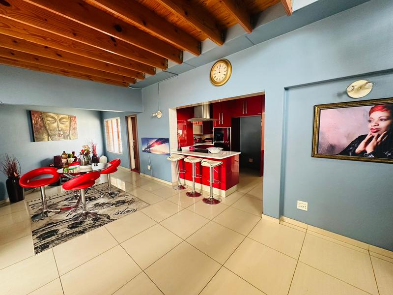 2 Bedroom Property for Sale in Mondeor Gauteng
