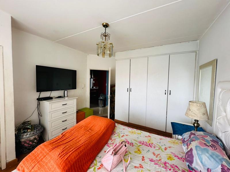 2 Bedroom Property for Sale in Mondeor Gauteng