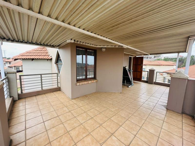 2 Bedroom Property for Sale in Mondeor Gauteng