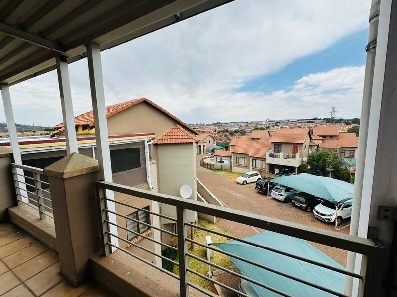 2 Bedroom Property for Sale in Mondeor Gauteng