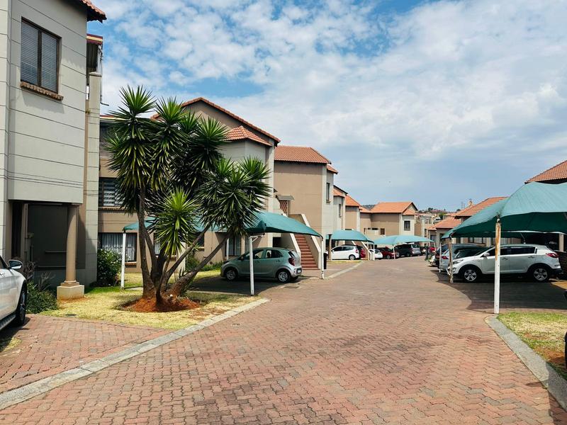 2 Bedroom Property for Sale in Mondeor Gauteng