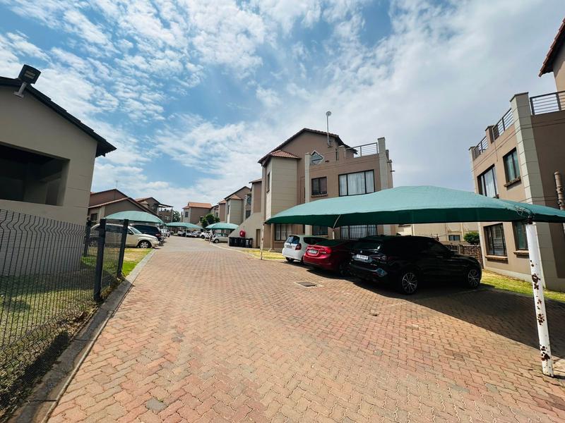 2 Bedroom Property for Sale in Mondeor Gauteng