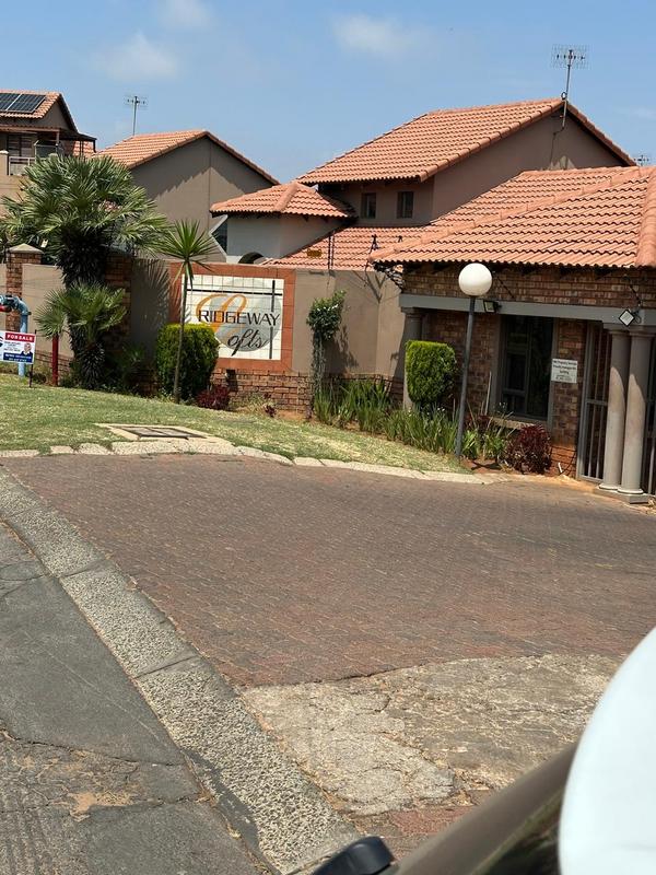 2 Bedroom Property for Sale in Mondeor Gauteng