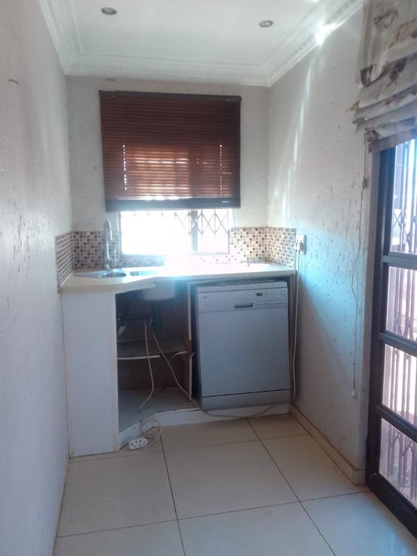 3 Bedroom Property for Sale in Protea Glen Gauteng