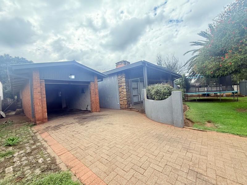 3 Bedroom Property for Sale in Vanderbijlpark CW 4 Gauteng