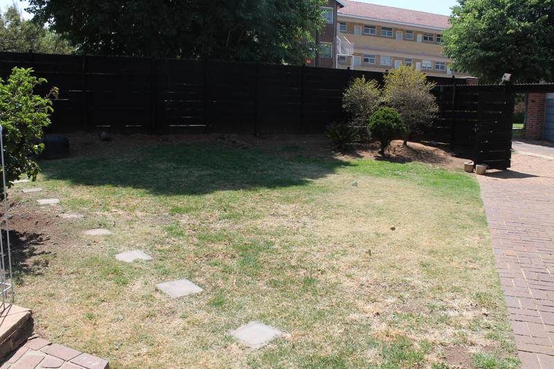 6 Bedroom Property for Sale in Dowerglen Gauteng