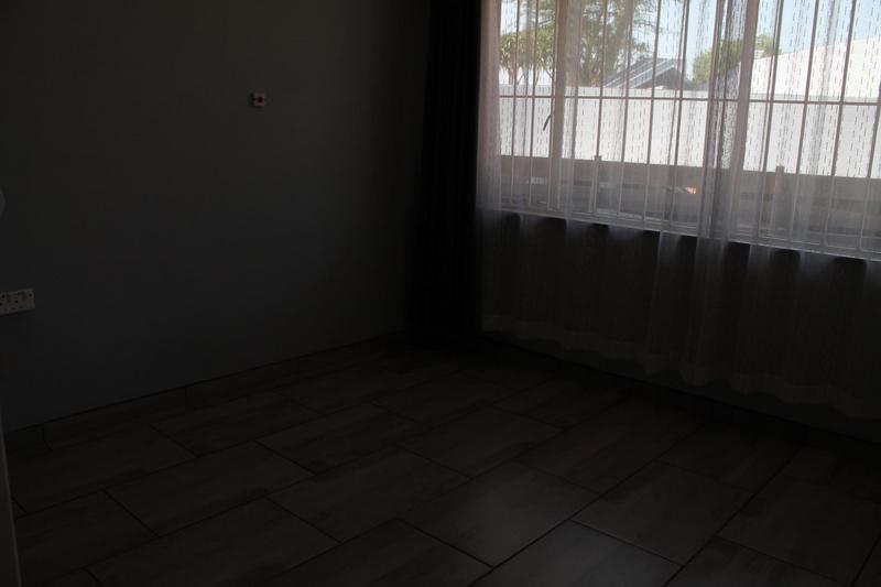 6 Bedroom Property for Sale in Dowerglen Gauteng