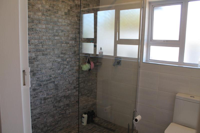 6 Bedroom Property for Sale in Dowerglen Gauteng