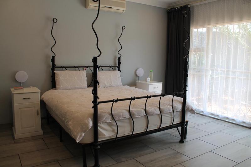 6 Bedroom Property for Sale in Dowerglen Gauteng