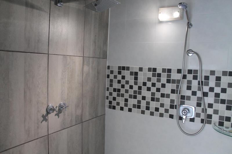 6 Bedroom Property for Sale in Dowerglen Gauteng