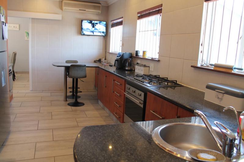 6 Bedroom Property for Sale in Dowerglen Gauteng