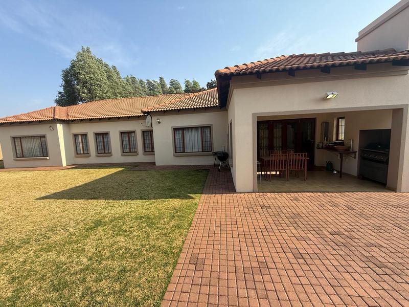 4 Bedroom Property for Sale in Midfield Estate Gauteng