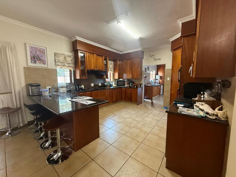 4 Bedroom Property for Sale in Midfield Estate Gauteng