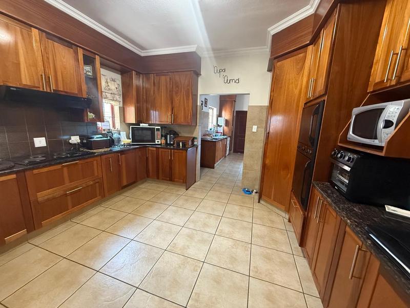 4 Bedroom Property for Sale in Midfield Estate Gauteng