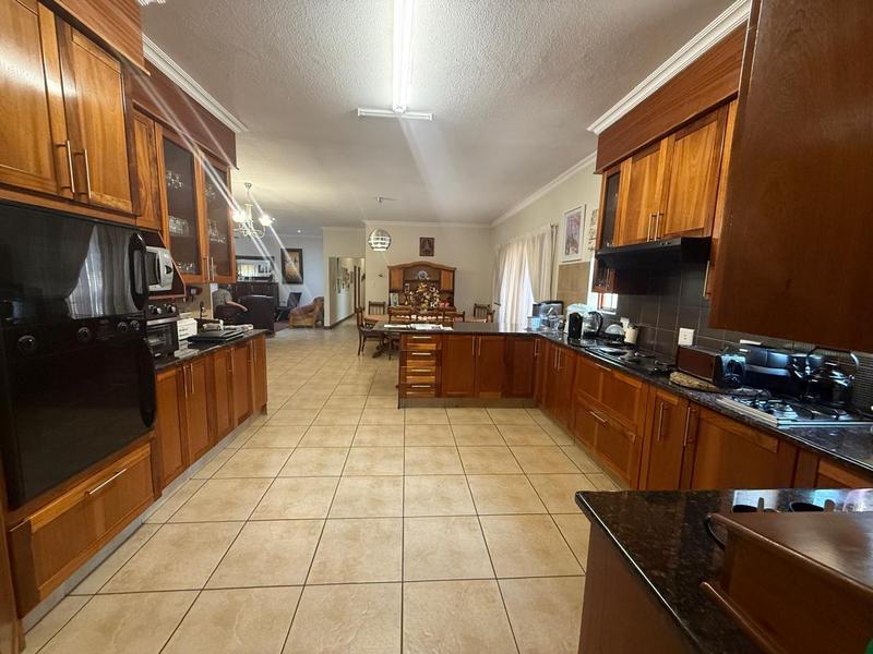 4 Bedroom Property for Sale in Midfield Estate Gauteng