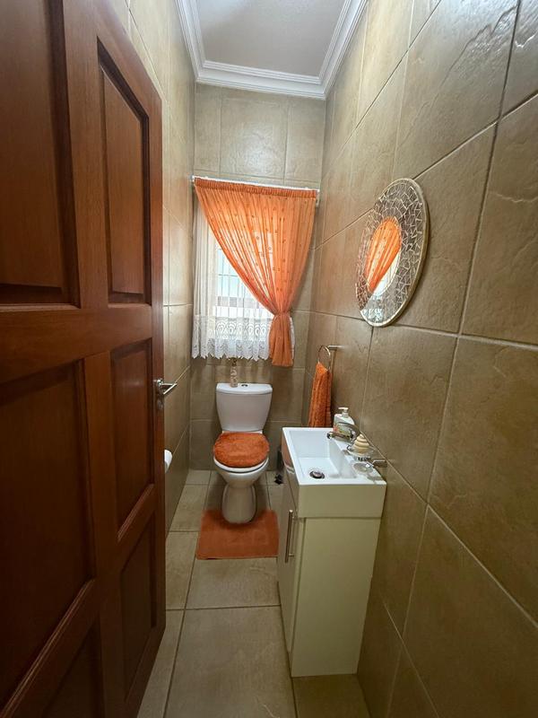 4 Bedroom Property for Sale in Midfield Estate Gauteng