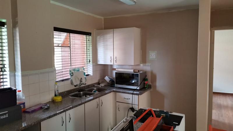 3 Bedroom Property for Sale in Die Hoewes Gauteng