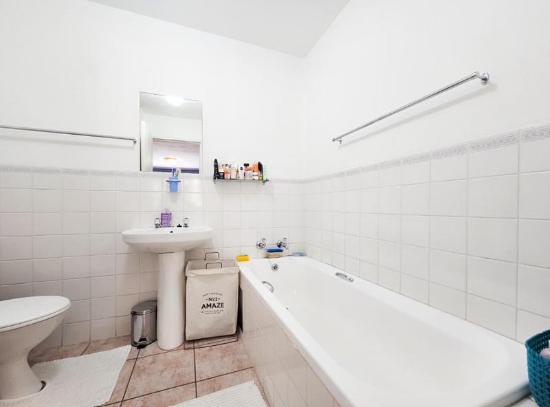 3 Bedroom Property for Sale in Die Hoewes Gauteng