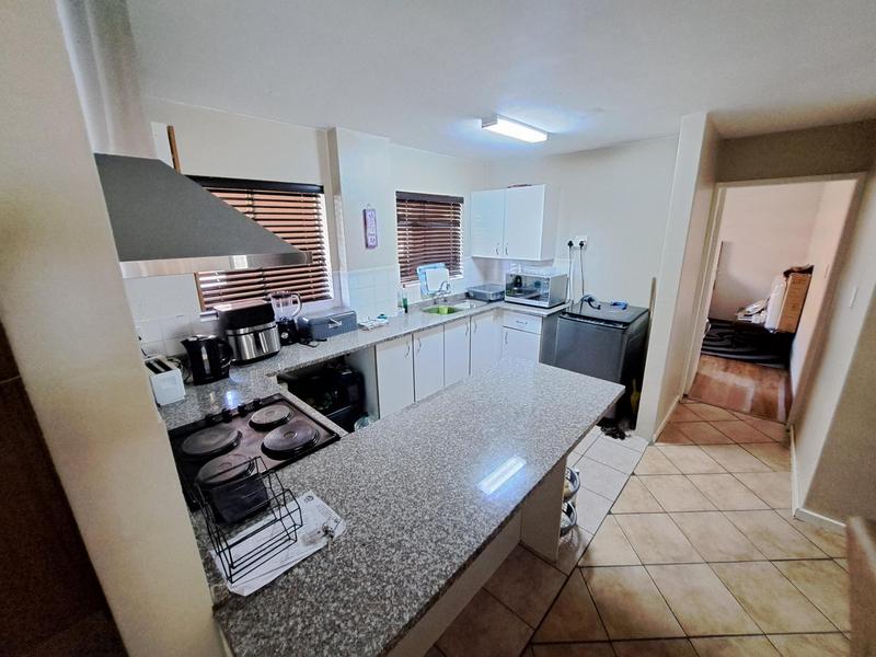 3 Bedroom Property for Sale in Die Hoewes Gauteng