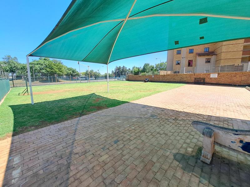 3 Bedroom Property for Sale in Die Hoewes Gauteng