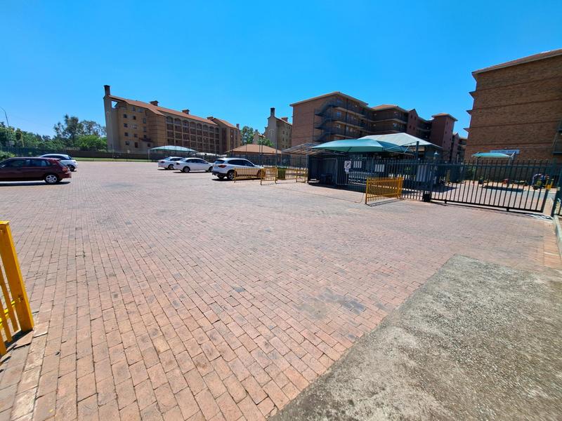 3 Bedroom Property for Sale in Die Hoewes Gauteng