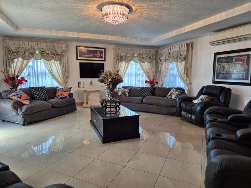 5 Bedroom Property for Sale in The Hill Gauteng