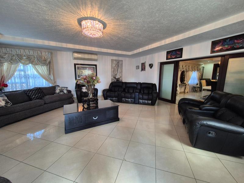 5 Bedroom Property for Sale in The Hill Gauteng