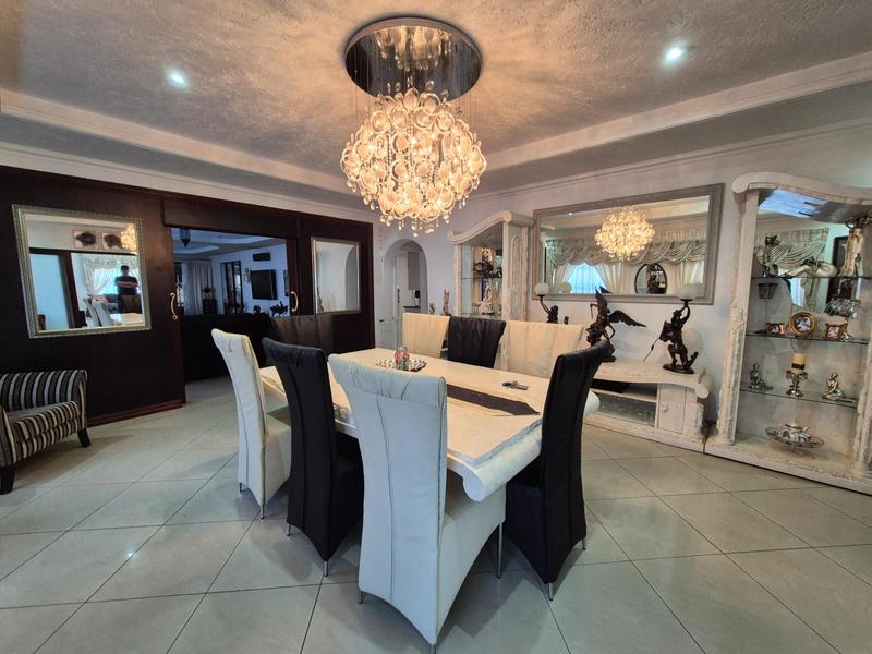 5 Bedroom Property for Sale in The Hill Gauteng