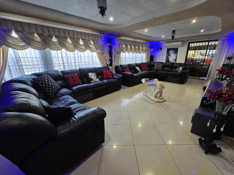 5 Bedroom Property for Sale in The Hill Gauteng