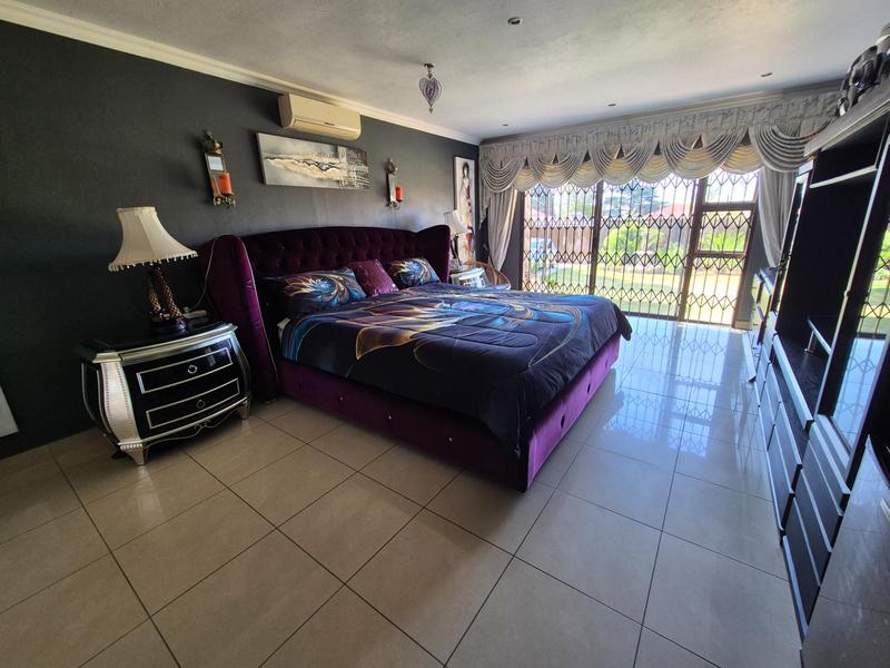 5 Bedroom Property for Sale in The Hill Gauteng