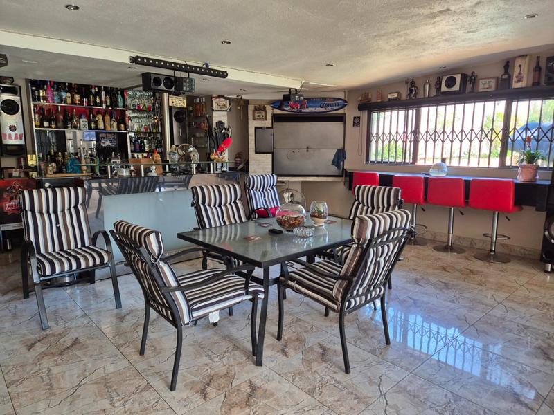 5 Bedroom Property for Sale in The Hill Gauteng