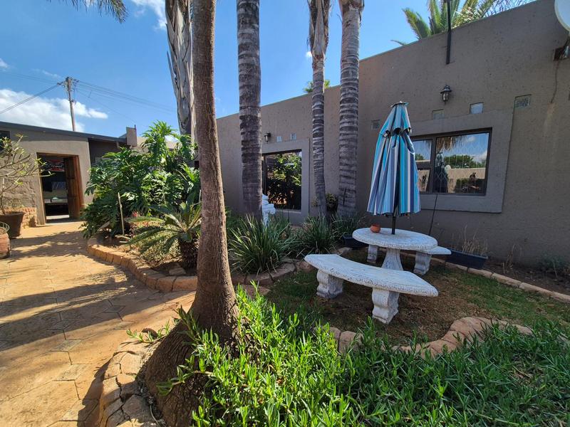 5 Bedroom Property for Sale in The Hill Gauteng