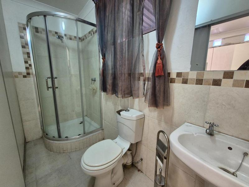5 Bedroom Property for Sale in The Hill Gauteng