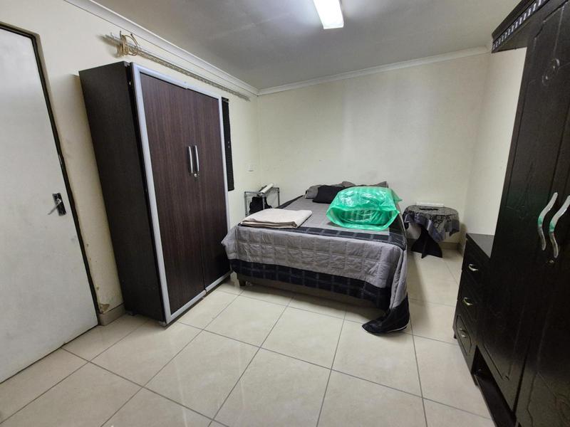 5 Bedroom Property for Sale in The Hill Gauteng