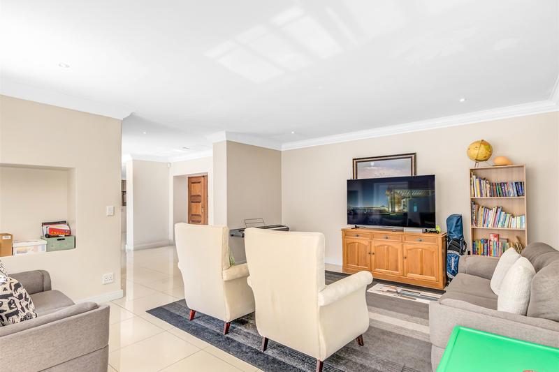 4 Bedroom Property for Sale in Benmore Gardens Gauteng