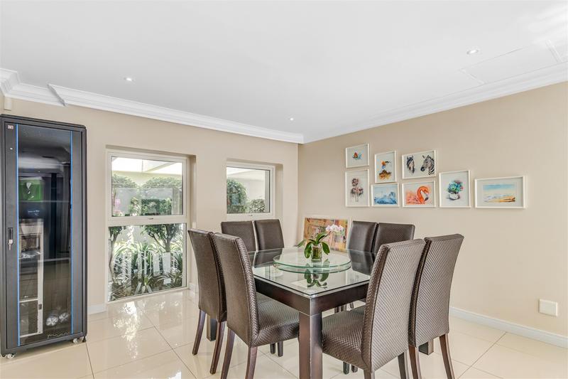 4 Bedroom Property for Sale in Benmore Gardens Gauteng