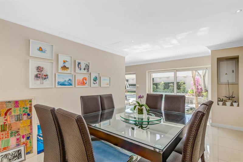 4 Bedroom Property for Sale in Benmore Gardens Gauteng